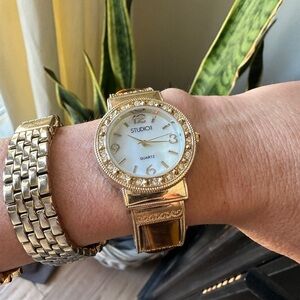 Vintage Studio Gold Quartz mother of pearl Timepiece